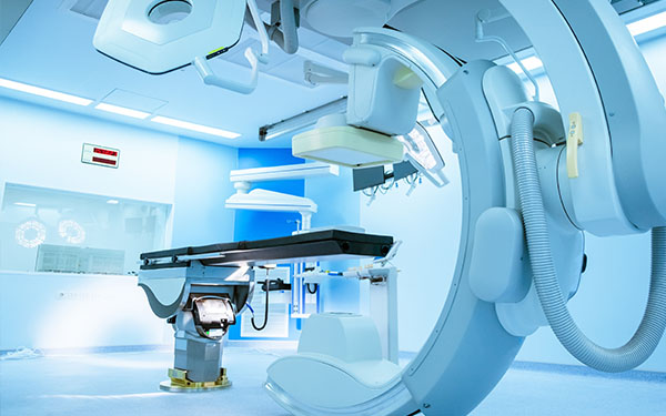 Image-Medical devices and equipment in a futuristic operating room