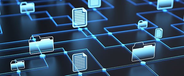 Gráfico de carpetas y documentos conectados por líneas en un espacio digital